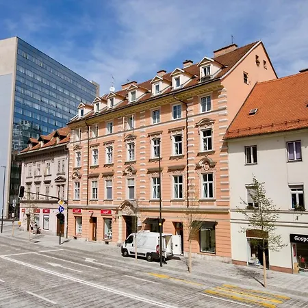 Optim Apartament